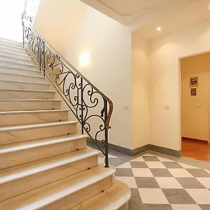 Apartment Relais White