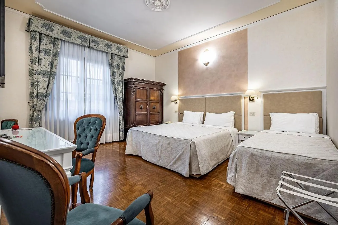 Hotel Alessandra Firenze 2*,  Italia