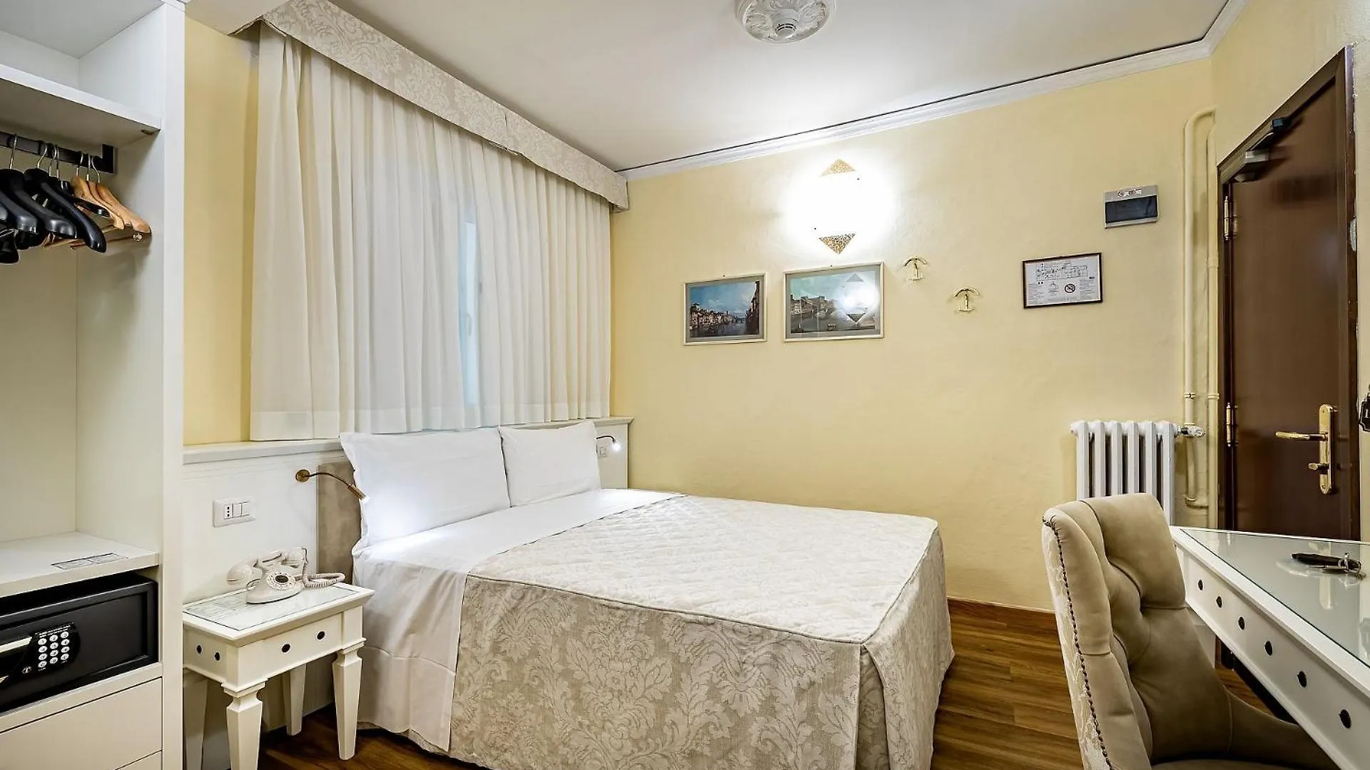 Hotel Alessandra Florencja 2*,  Włochy